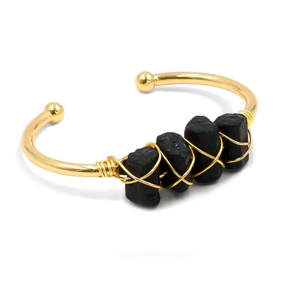 Kinsley Armelle Devi Coll. 18K
Gold lon Raven - Picture 1 of 2